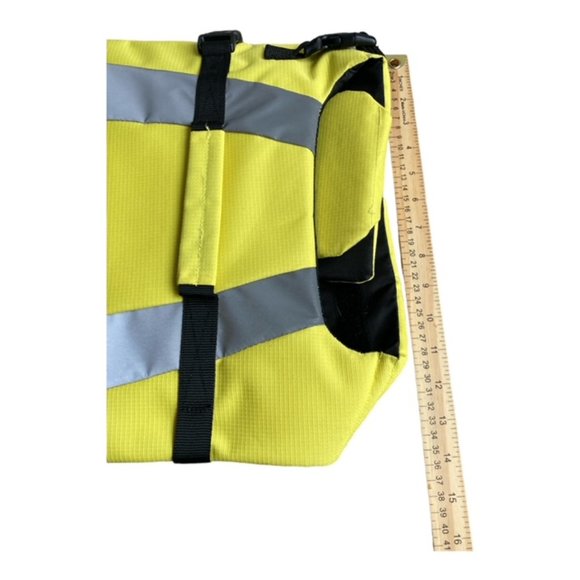 Amazon Basics Dog Adjustable Life Jacket with Reflective Stripes Yellow  Medium - Picture 14 of 14